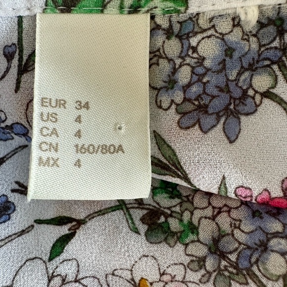 Beautiful H&M floral sleeveless blouse size 4 - Picture 5 of 6